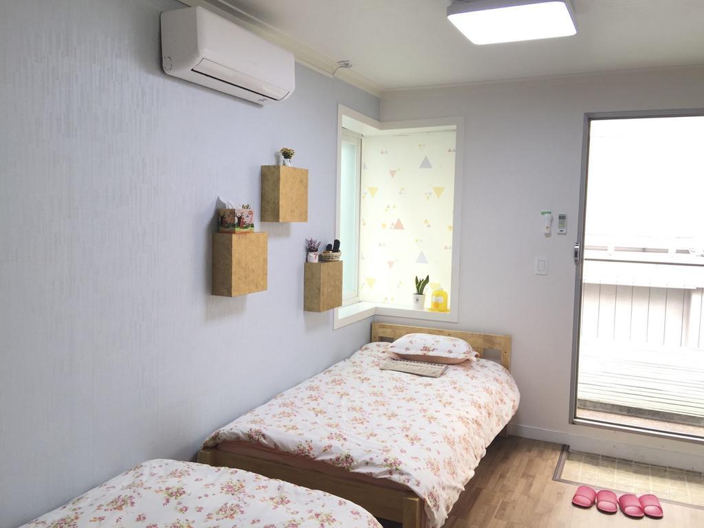 Hongdae Nanu Guesthouse Kpop Seul Oda fotoğraf